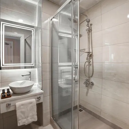 Hotel Great Fortune Design & 4*