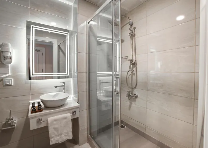 Отель Great Fortune Design & 4*