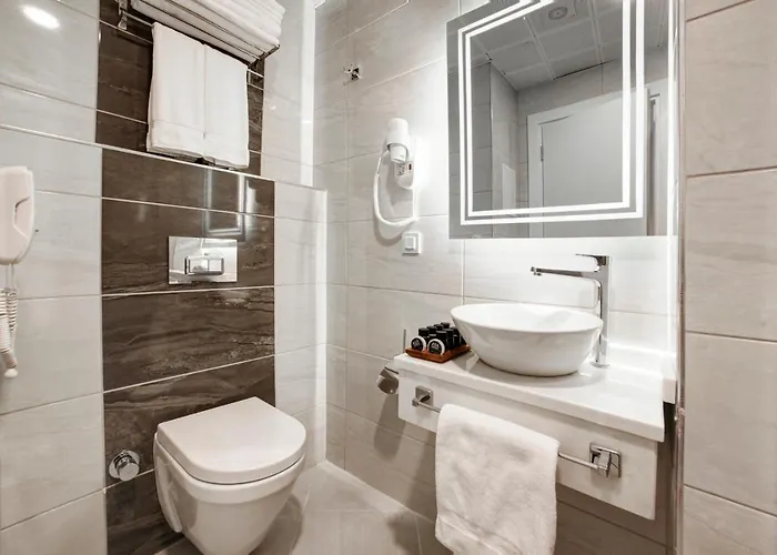 Отель Great Fortune Design & 4*